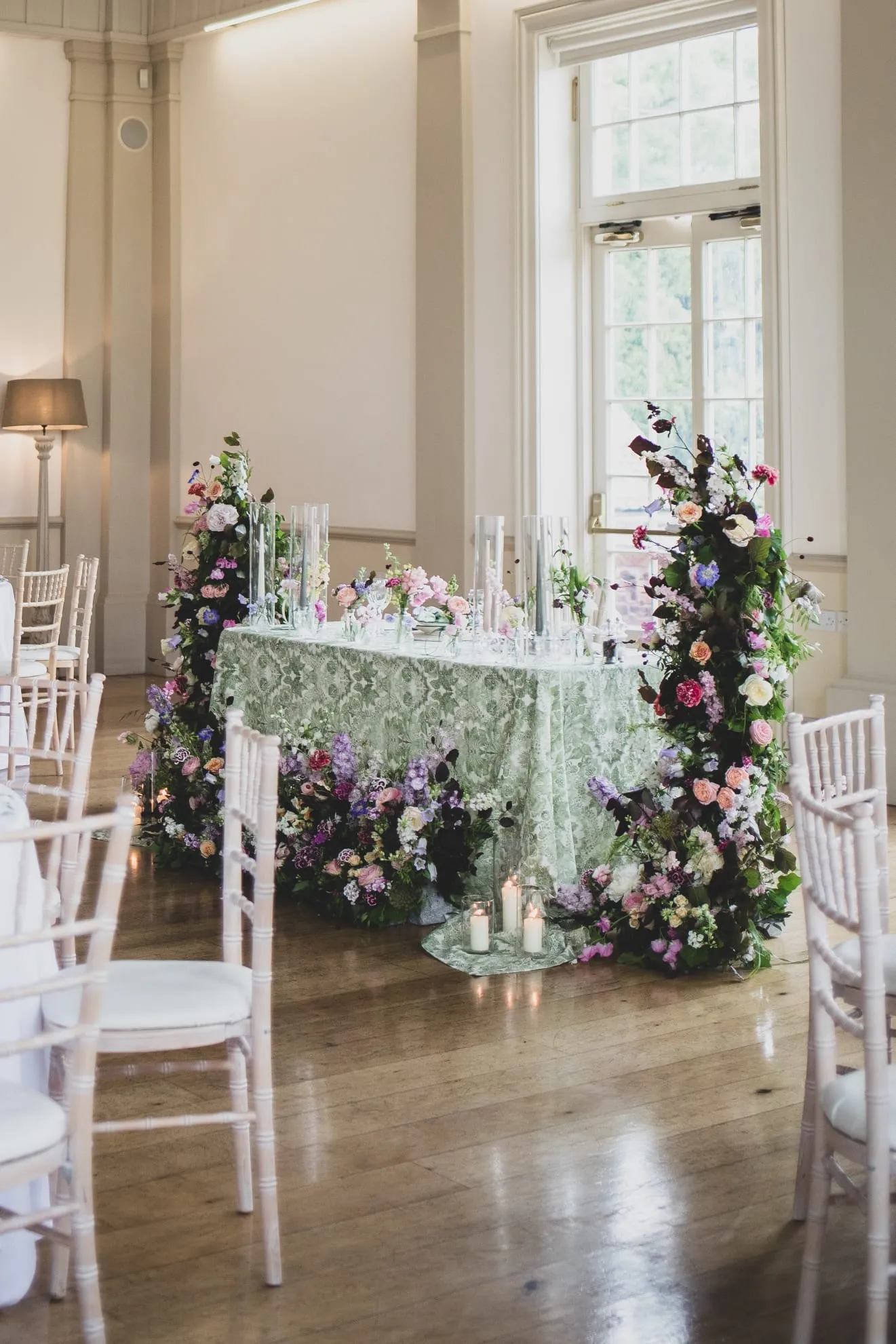 Seasonal wedding flowers