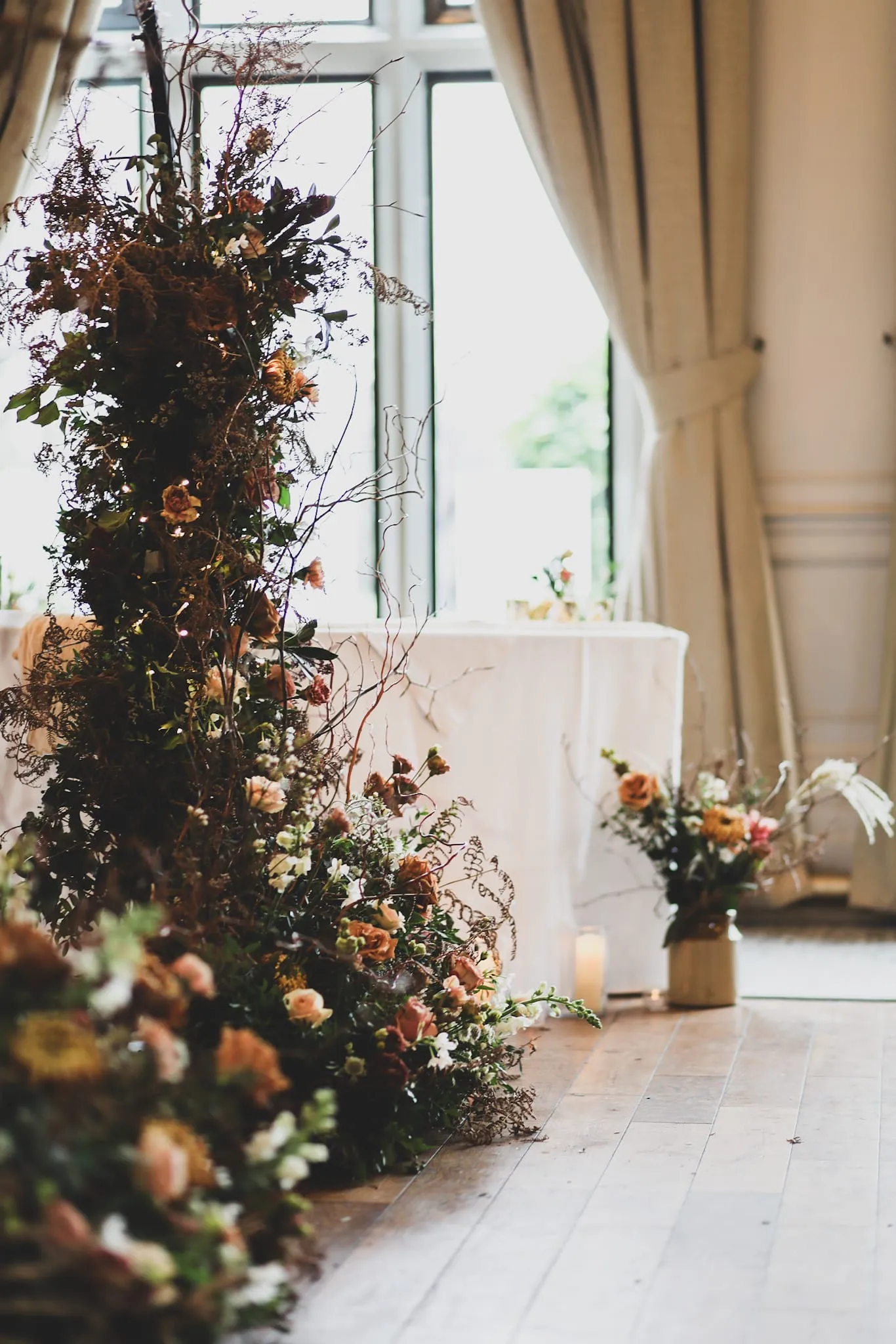 Seasonal wedding flowers